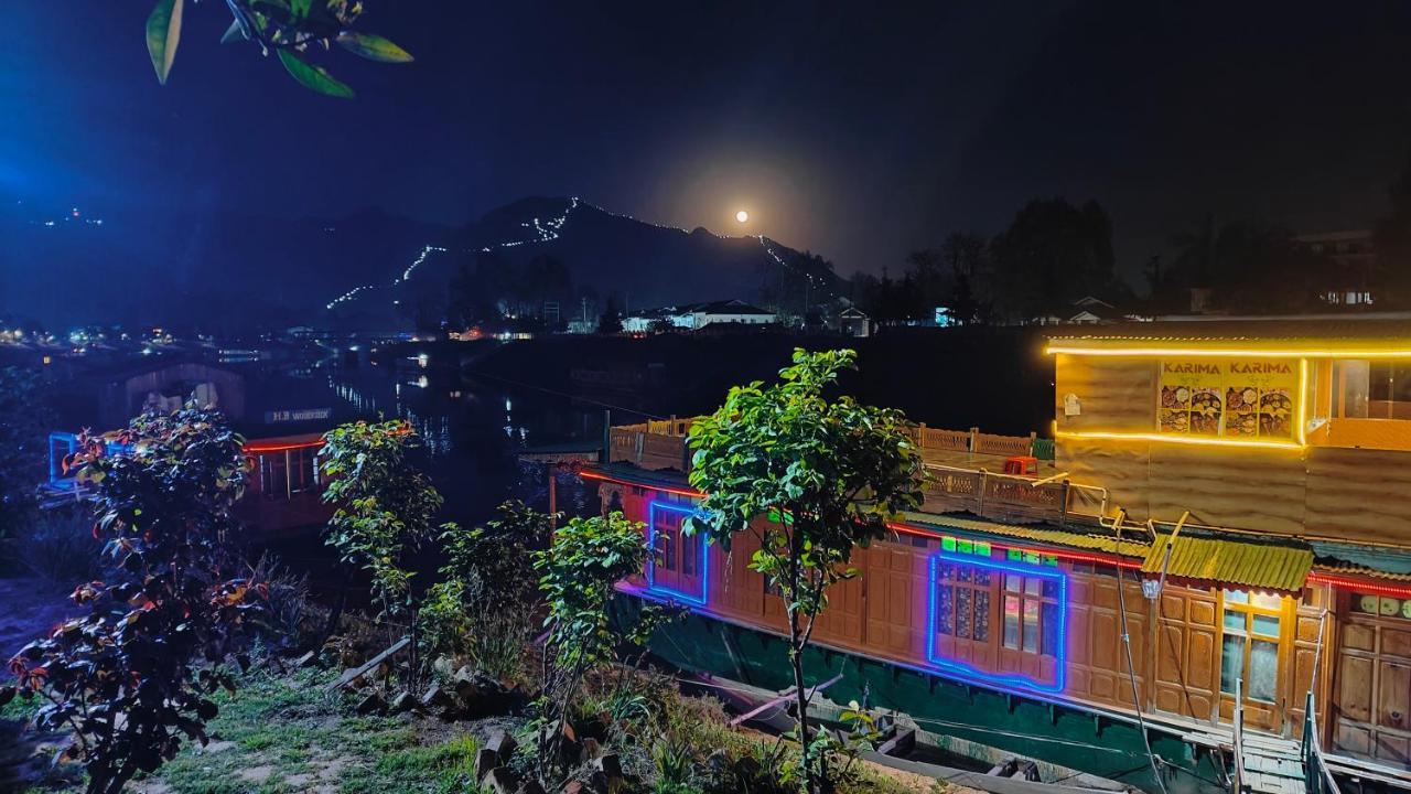 Houseboat Karima Palace Srīnagar Exterior foto