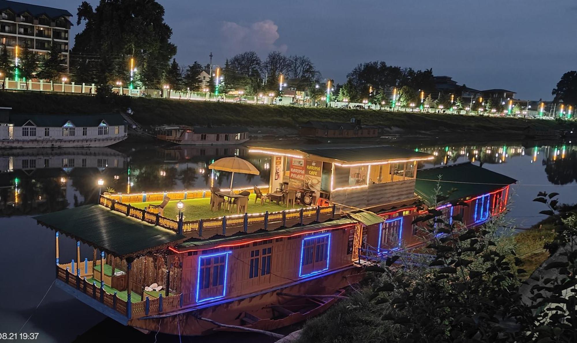 Houseboat Karima Palace Srīnagar Exterior foto